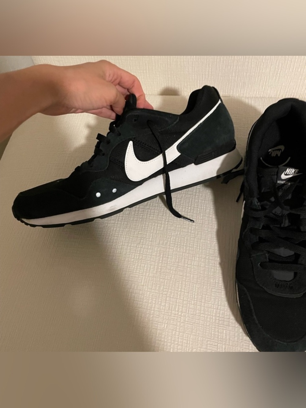 Nike Men’s Black & White Low-Top Sneakers